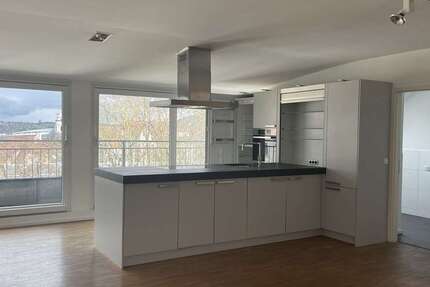 Wohnung Stuttgart Stuttgart-Ost Ost - 3 Zimmer, 145 m&sup2;, 2.100&euro; | Angebot:25756754