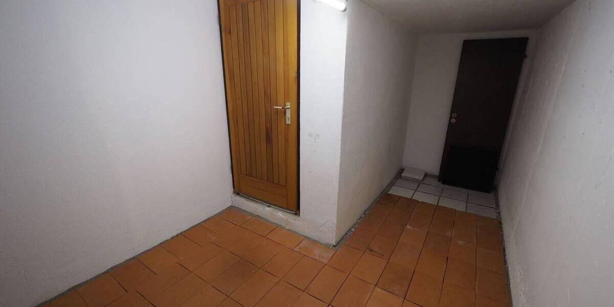 Mehrfamilienhaus, Wohnhaus Ammerbuch Entringen - 7 Zimmer, 236 m&sup2;, 930.000&euro; | Angebot:25686004