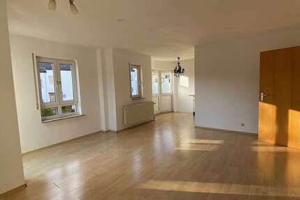 Wohnung Stuttgart Stammheim - 2 Zimmer, 65 m&sup2;, 900&euro; | Angebot:25875251