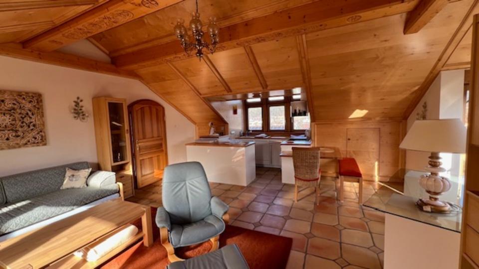 Dachgeschoßwohnung Ostelsheim - 2 Zimmer, 1.000&euro; | Angebot:22979697