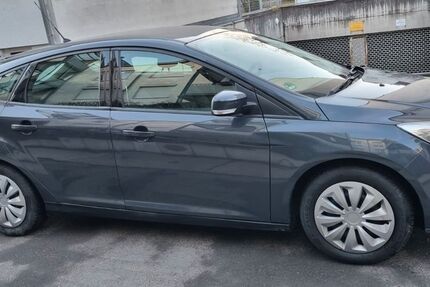 Ford Focus 88.000 km 8.000 &euro; Stuttgart 70499
