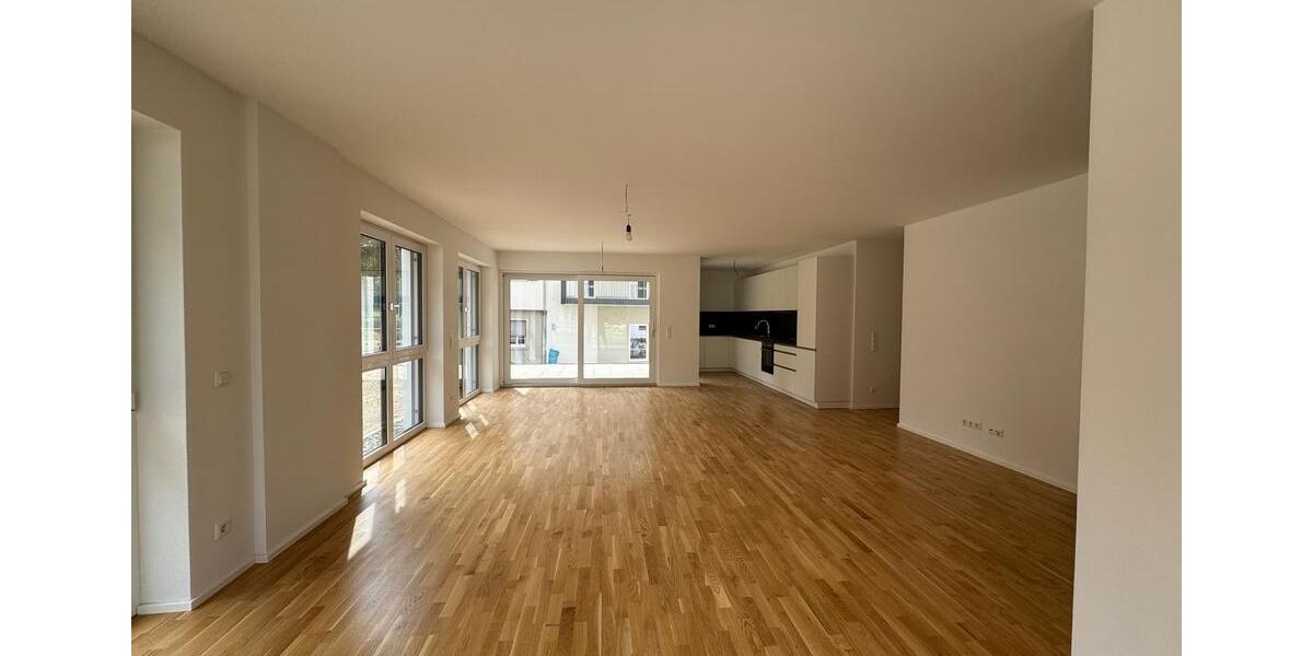 Erdgeschoßwohnung Nürtingen - 4 Zimmer, 138 m&sup2;, 2.060&euro; | Angebot:25972050