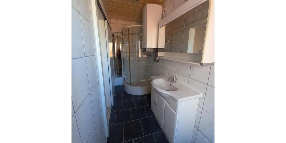 Mehrfamilienhaus, Wohnhaus Bad Urach - 9 Zimmer, 228 m&sup2;, 308.000&euro; | Angebot:27220362