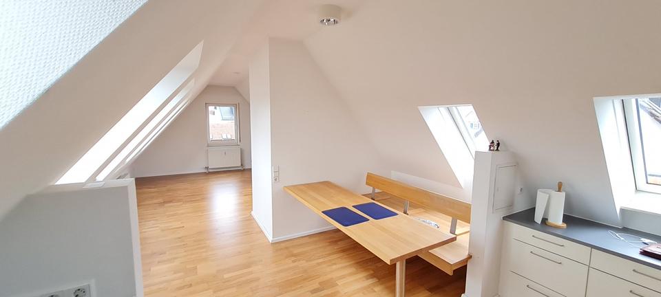 Dachgeschoßwohnung Leinfelden-Echterdingen Echterdingen - 7 Zimmer, 190 m&sup2;, 465.000&euro; | Angebot:27166108