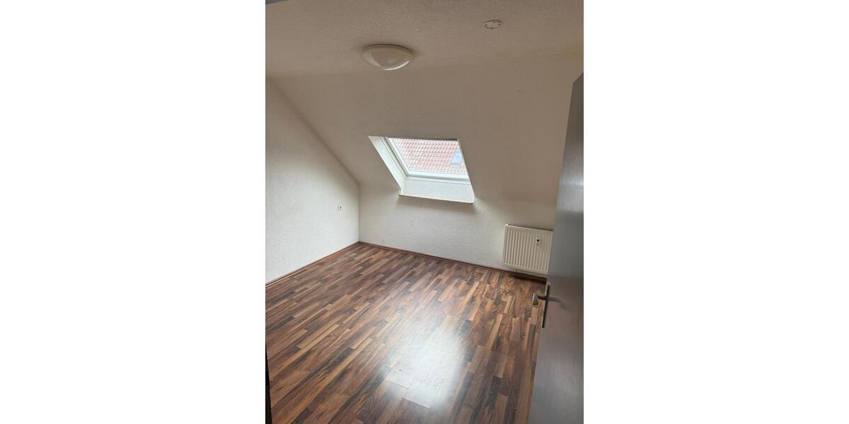 Dachgeschoßwohnung Burladingen - 5 Zimmer, 95 m&sup2;, 700&euro; | Angebot:25173359