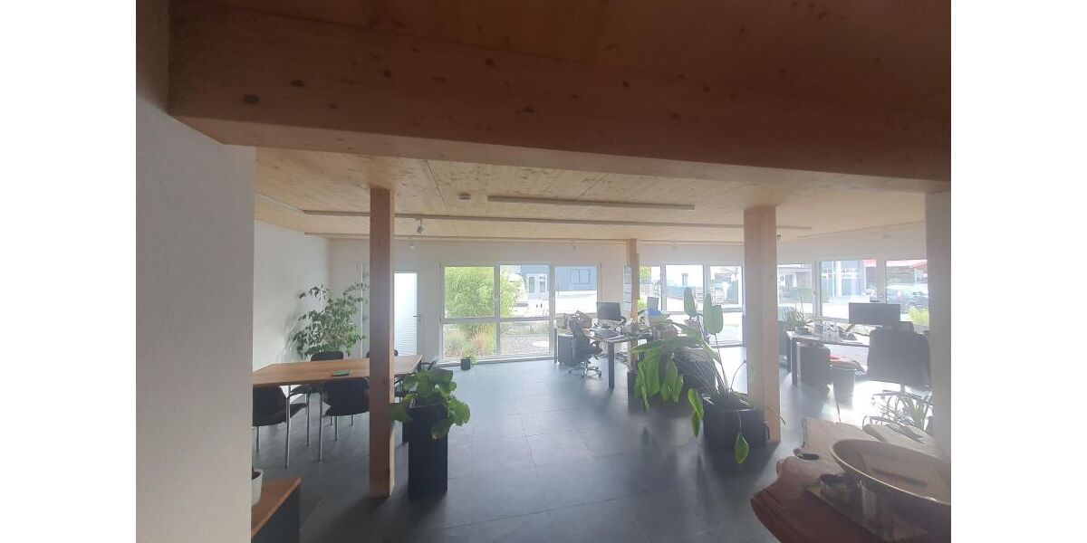 Provisionsfrei* Moderne Gewerbeimmobilie mit Büro, Wohnung und Halle - KfW 70, Solaranlage, hochwertige Ausstattung - Gewerbeobjekt Altdorf | Angebot:23812378