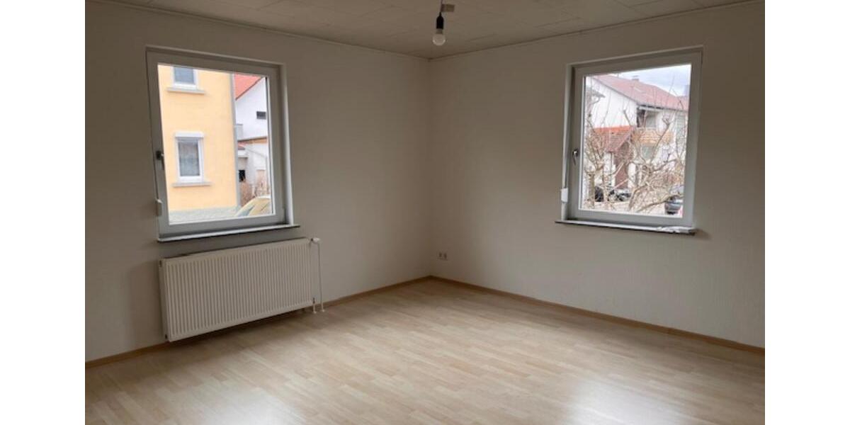 Erdgeschoßwohnung Metzingen - 4 Zimmer, 92 m&sup2;, 1.105&euro; | Angebot:25157268