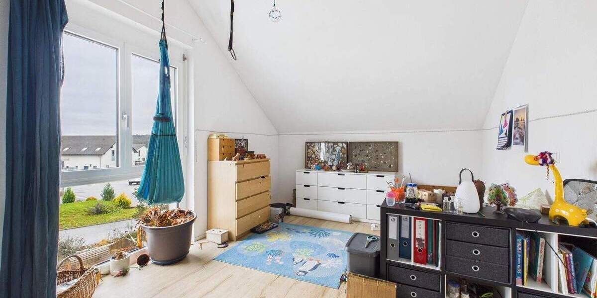 Doppelhaushälfte Ostelsheim - 5 Zimmer, 172 m&sup2;, 697.000&euro; | Angebot:25686346