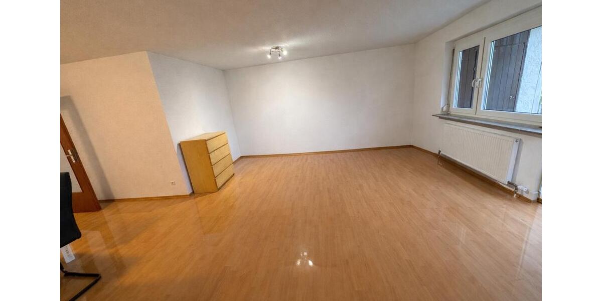 Etagenwohnung Sindelfingen Eichholz - 3.5 Zimmer, 89 m&sup2;, 1.250&euro; | Angebot:25729029