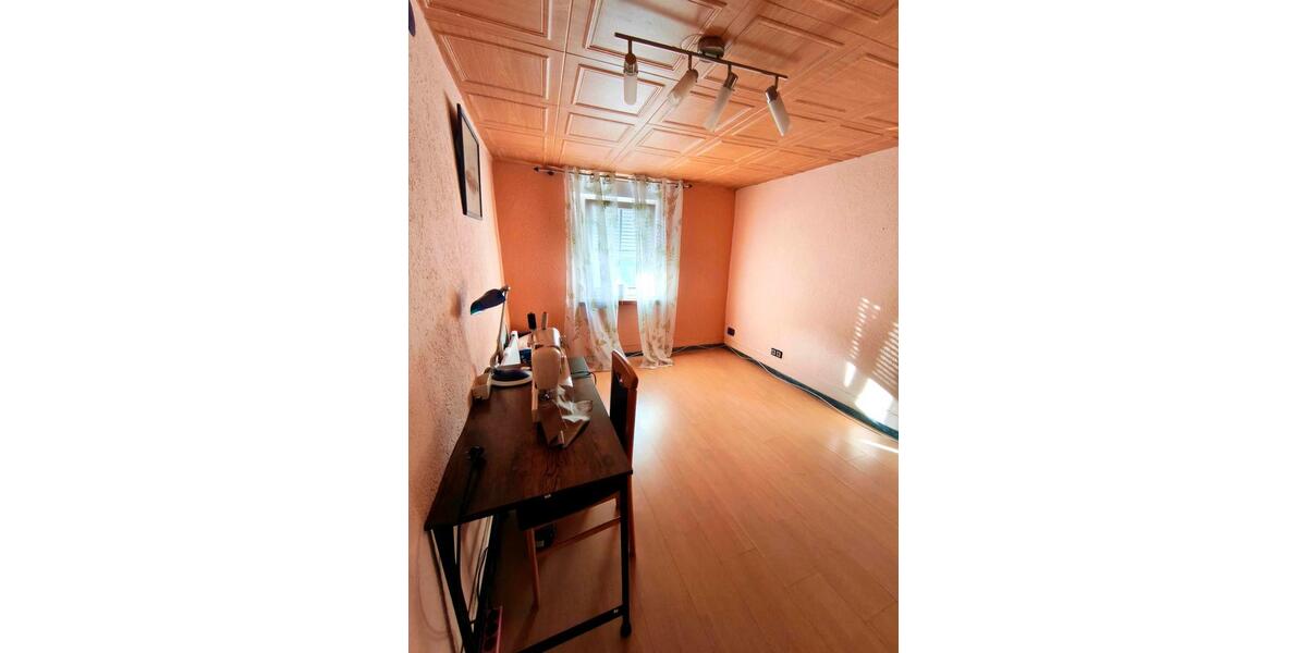 Einfamilienhaus Bad Urach - 6 Zimmer, 180 m&sup2;, 359.000&euro; | Angebot:25398135