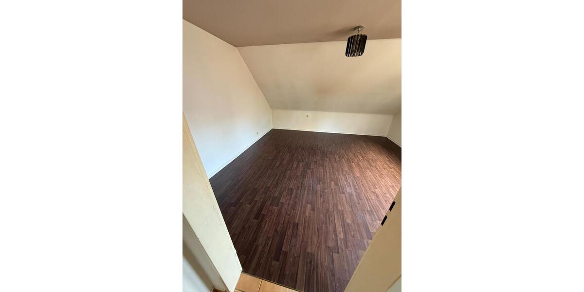 Dachgeschoßwohnung Neckartenzlingen - 1.5 Zimmer, 30 m&sup2;, 85.000&euro; | Angebot:27185793