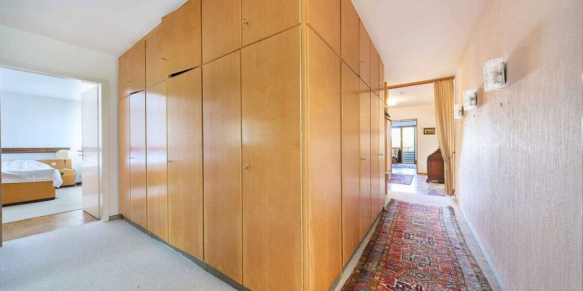 Mehrfamilienhaus, Wohnhaus Stuttgart Vaihingen - 9 Zimmer, 305 m&sup2;, 1.350.000&euro; | Angebot:25749380