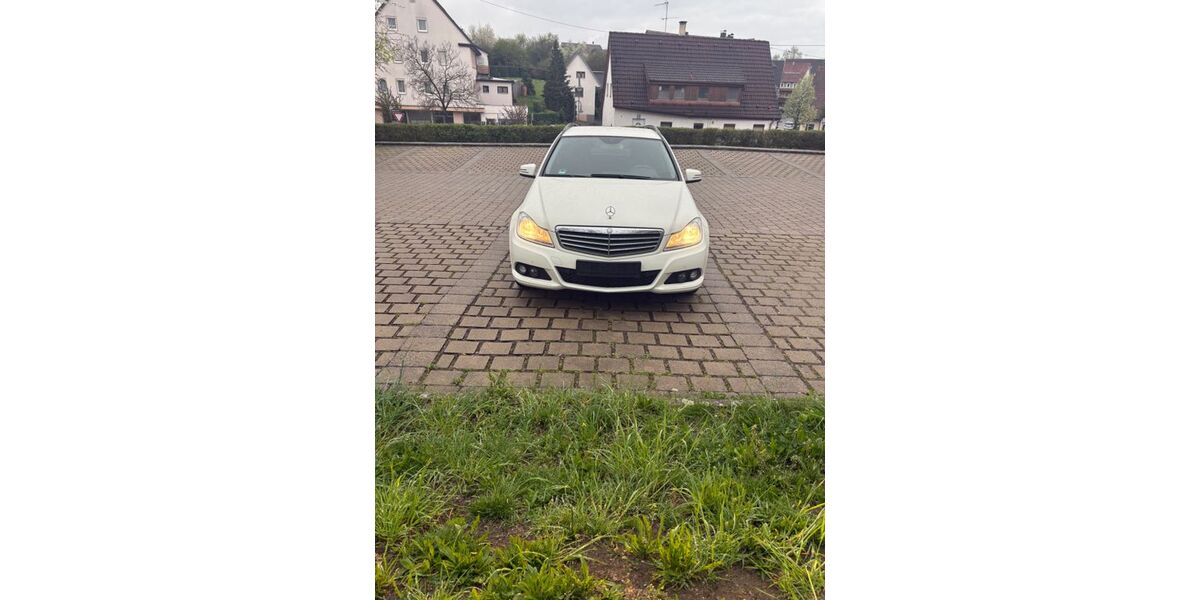 Mercedes-Benz C 200 215.000 km 8.500 &euro; Reutlingen 72766