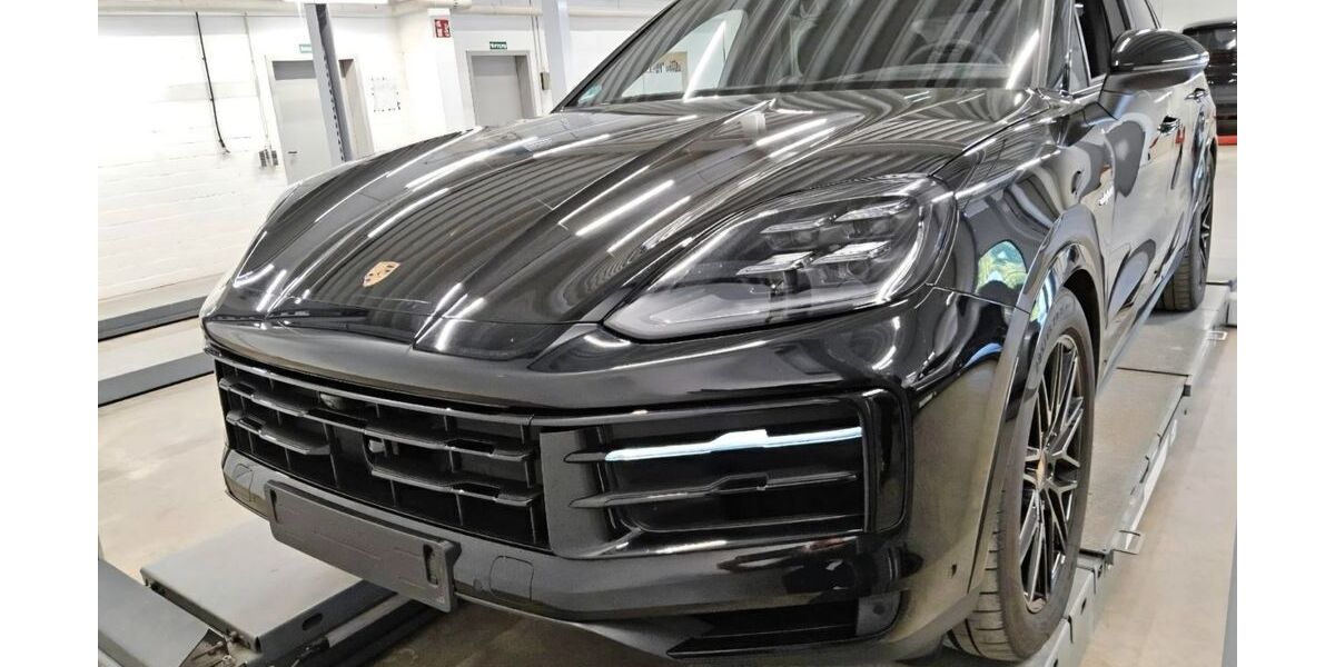 Porsche Cayenne 28.950 km 103.999 &euro; Stuttgart 70499