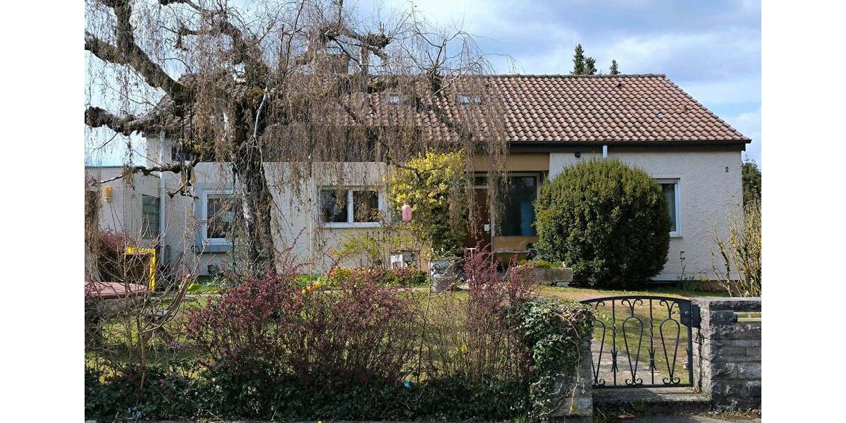 Einfamilienhaus Nürtingen - 9 Zimmer, 200 m&sup2;, 810.000&euro; | Angebot:26026081