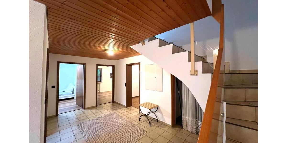 Doppelhaushälfte Böblingen - 6.5 Zimmer, 192 m&sup2;, 739.000&euro; | Angebot:27165419
