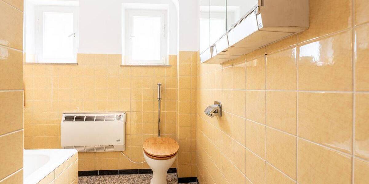 Mehrfamilienhaus, Wohnhaus Stuttgart Degerloch - 8 Zimmer, 170 m&sup2;, 775.000&euro; | Angebot:25685446