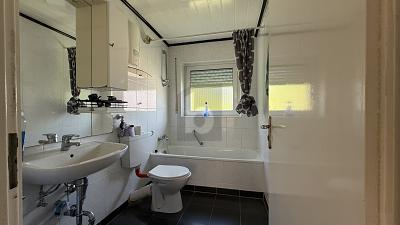 RUHIG GELEGEN, DIREKT AM WALD - Etagenwohnung Bad Urach | Angebot:27129204
