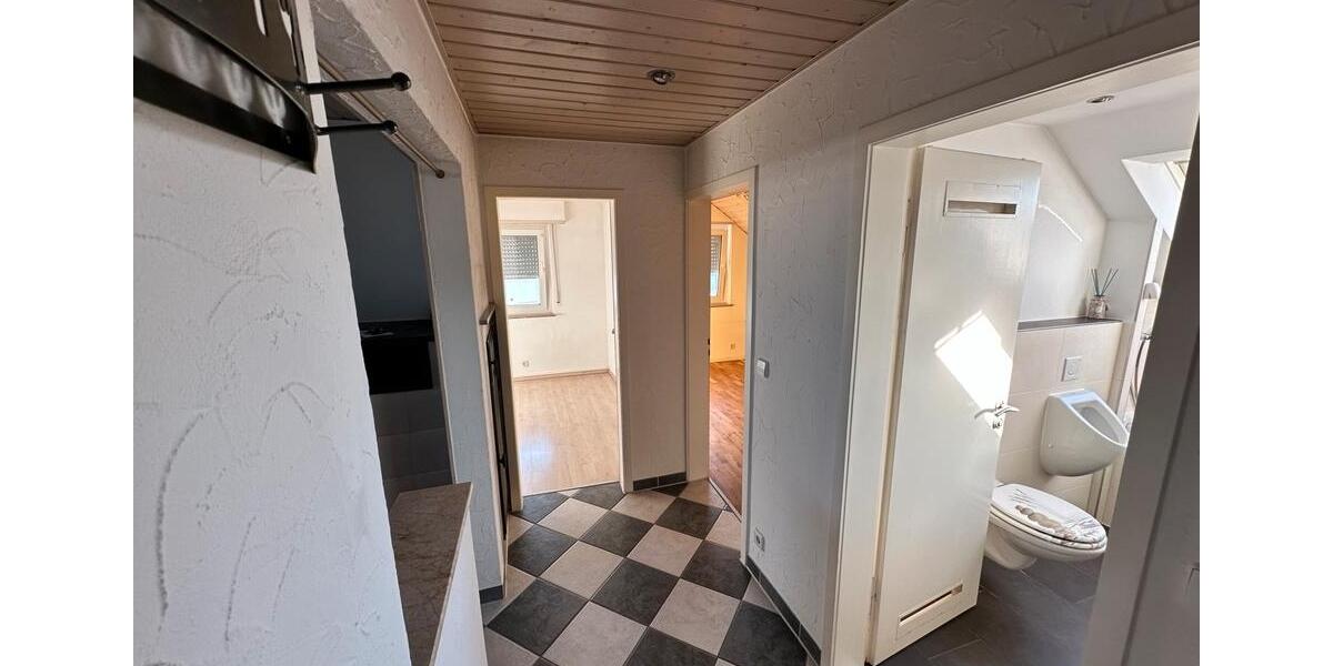 Dachgeschoßwohnung Stuttgart Sillenbuch - 2.5 Zimmer, 58 m&sup2;, 239.000&euro; | Angebot:24357014