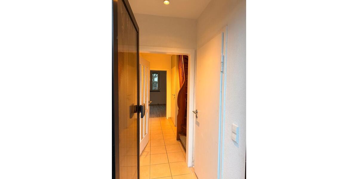 Reihenhaus Nürtingen - 4 Zimmer, 80 m&sup2;, 1.245&euro; | Angebot:25639747