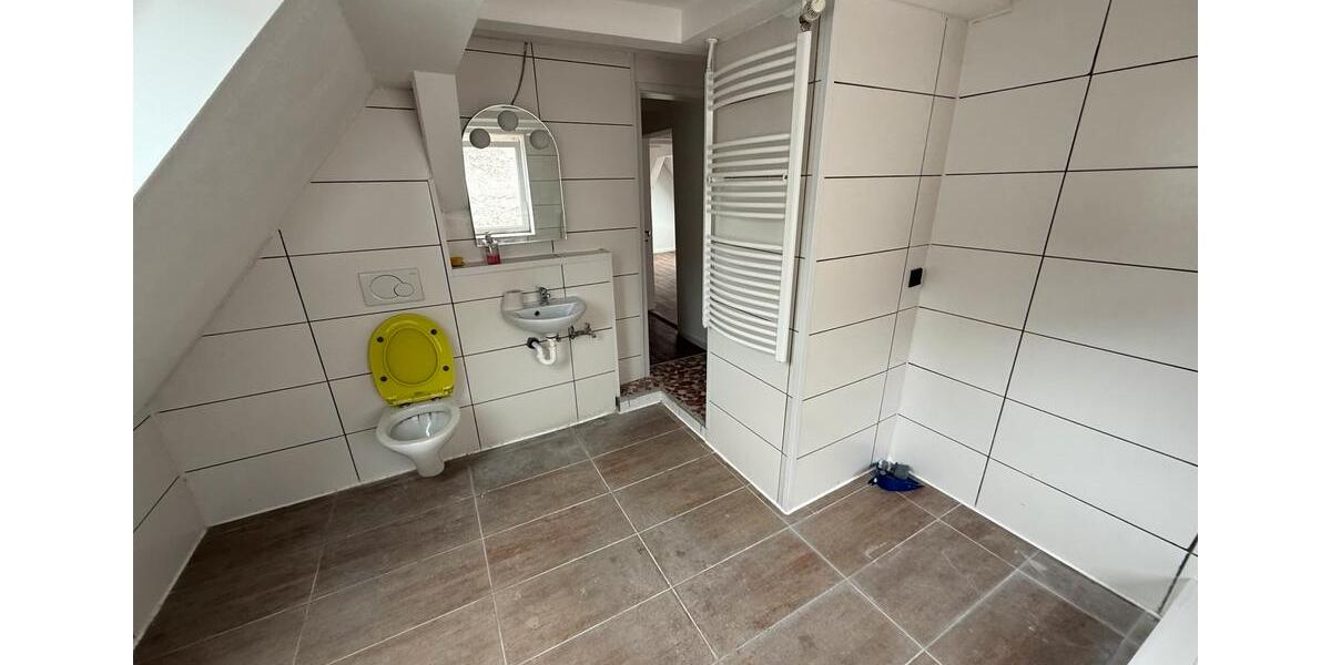 Dachgeschoßwohnung Lichtenstein - 4 Zimmer, 9 m&sup2;, 970&euro; | Angebot:26267575