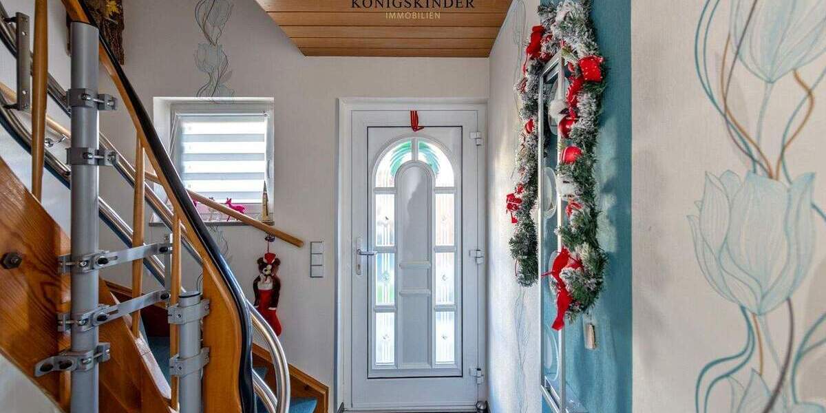 Mehrfamilienhaus, Wohnhaus Großbettlingen - 8 Zimmer, 160 m&sup2;, 565.000&euro; | Angebot:25733919