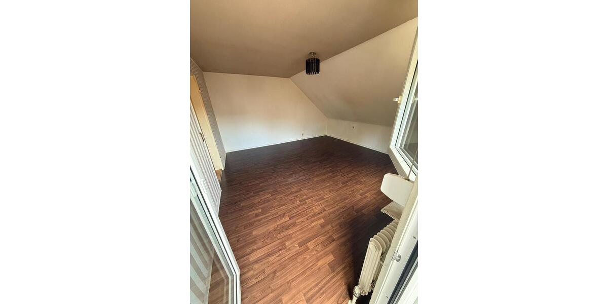 Dachgeschoßwohnung Neckartenzlingen - 1.5 Zimmer, 30 m&sup2;, 85.000&euro; | Angebot:27185793