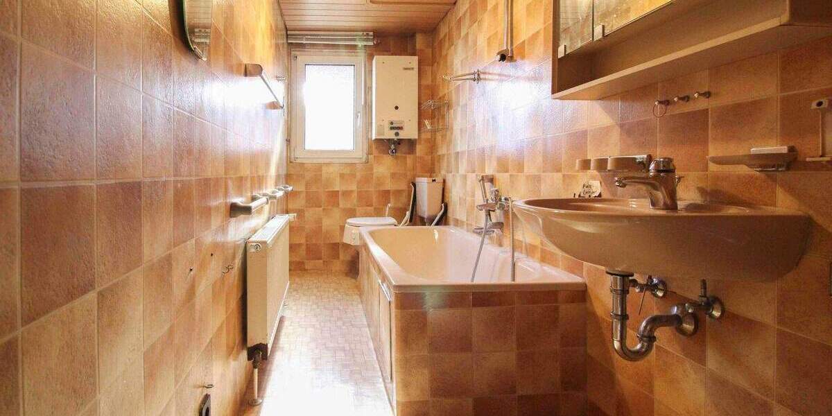 Mehrfamilienhaus, Wohnhaus Stuttgart Heumaden - 9 Zimmer, 154 m&sup2;, 398.000&euro; | Angebot:25718008