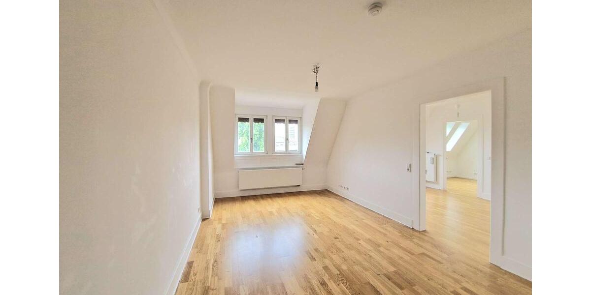 Dachgeschoßwohnung Stuttgart Stuttgart-Mitte - 5 Zimmer, 134 m&sup2;, 2.796&euro; | Angebot:25806143