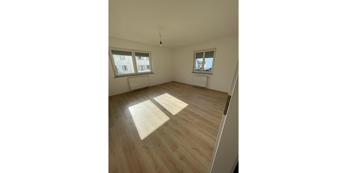 Erdgeschoßwohnung Neuffen - 3 Zimmer, 75 m&sup2;, 1.500&euro; | Angebot:25457022