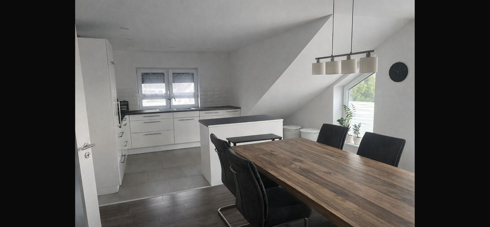 Dachgeschoßwohnung Eutingen im Gäu - 3 Zimmer, 110 m&sup2;, 1.100&euro; | Angebot:25064640