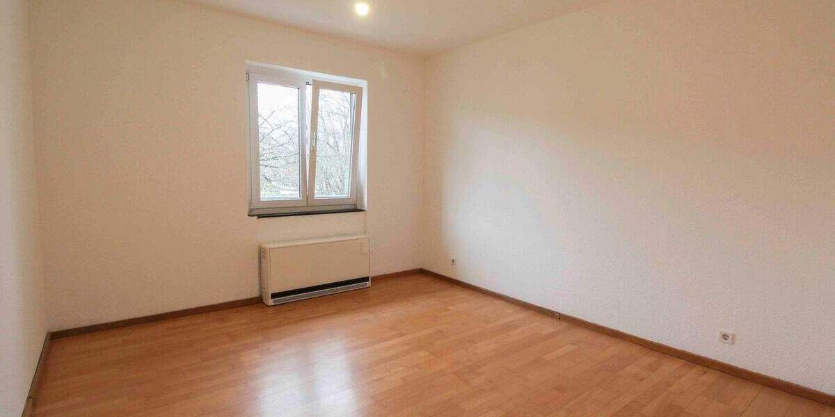 Etagenwohnung Stuttgart Dürrlewang - 3 Zimmer, 64 m&sup2;, 270.000&euro; | Angebot:25690187