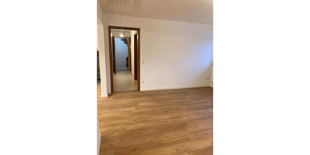 Etagenwohnung Herrenberg - 2.5 Zimmer, 75 m&sup2;, 1.100&euro; | Angebot:25639869