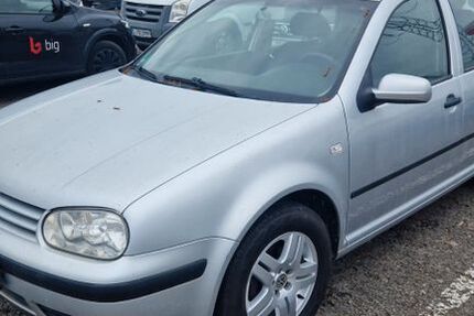 VW Golf 91.000 km 3.450 &euro; Stuttgart 70597