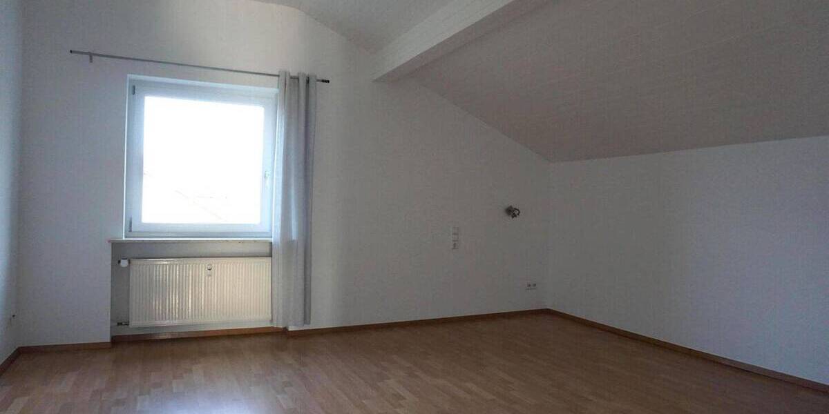 Etagenwohnung Horb am Neckar Nordstetten - 3 Zimmer, 120 m&sup2;, 1.000&euro; | Angebot:26018229