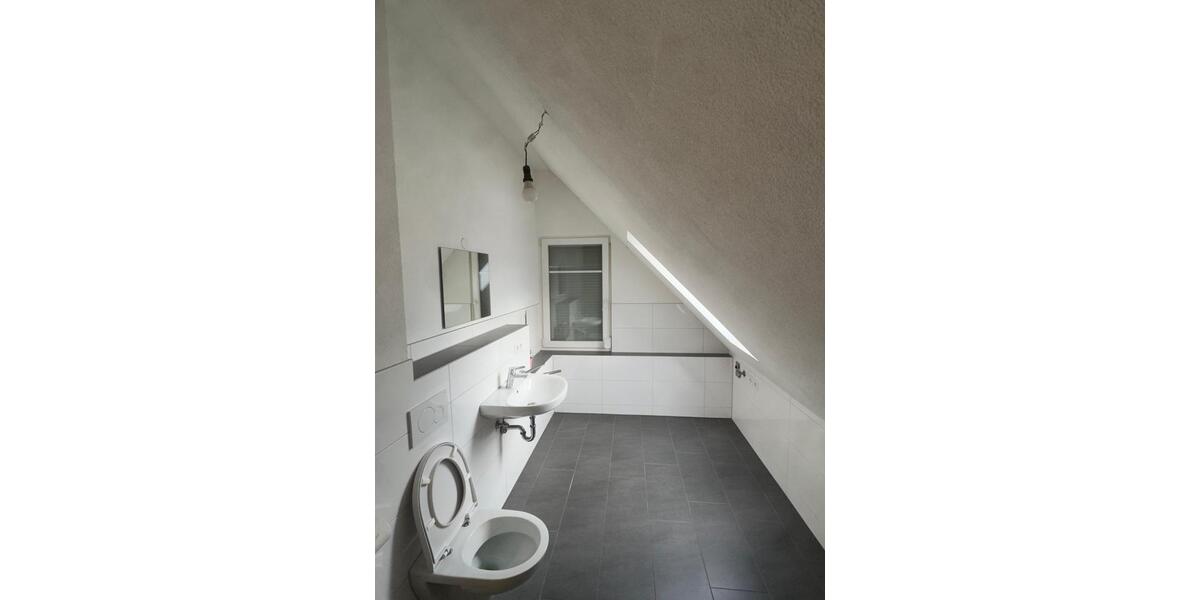 Dachgeschoßwohnung Neuffen - 2 Zimmer, 48 m&sup2;, 740&euro; | Angebot:24875416