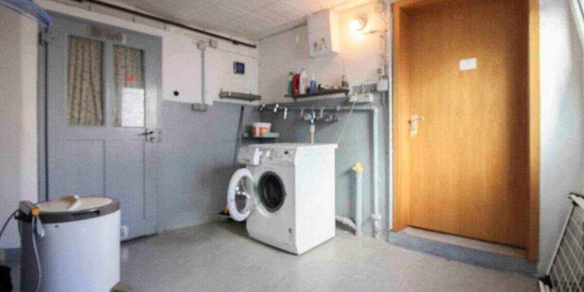 Mehrfamilienhaus, Wohnhaus Stuttgart Heumaden - 9 Zimmer, 398.000&euro; | Angebot:25650594