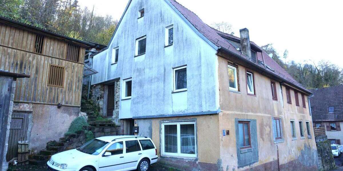 Einfamilienhaus Horb am Neckar - 9 Zimmer, 180 m&sup2;, 149.000&euro; | Angebot:23943602