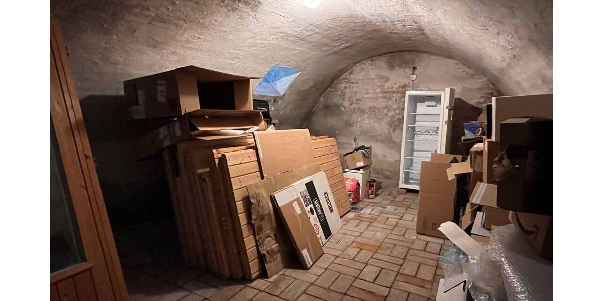 Mehrfamilienhaus, Wohnhaus Herrenberg - 7 Zimmer, 220 m&sup2;, 695.000&euro; | Angebot:25780767