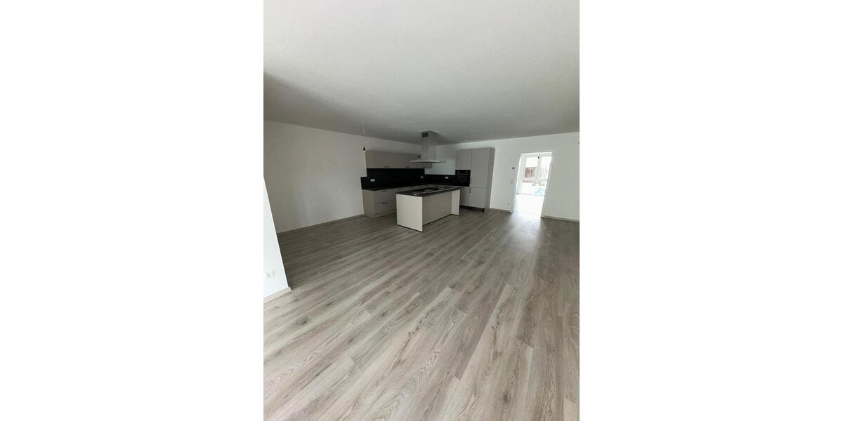 Etagenwohnung Weil der Stadt - 3 Zimmer, 141 m&sup2;, 1.900&euro; | Angebot:25103761