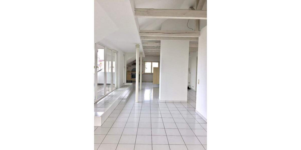 Etagenwohnung Böblingen - 3 Zimmer, 95 m&sup2;, 2.100&euro; | Angebot:25737012