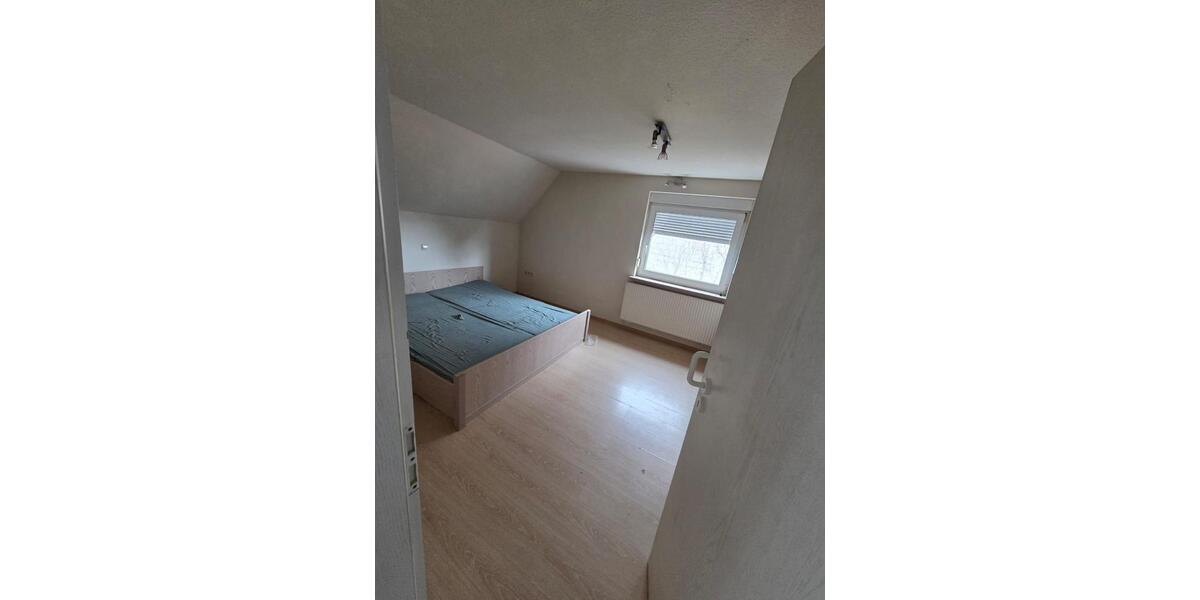 Reihenhaus Deckenpfronn - 7 Zimmer, 210 m&sup2;, 175.000&euro; | Angebot:25650202