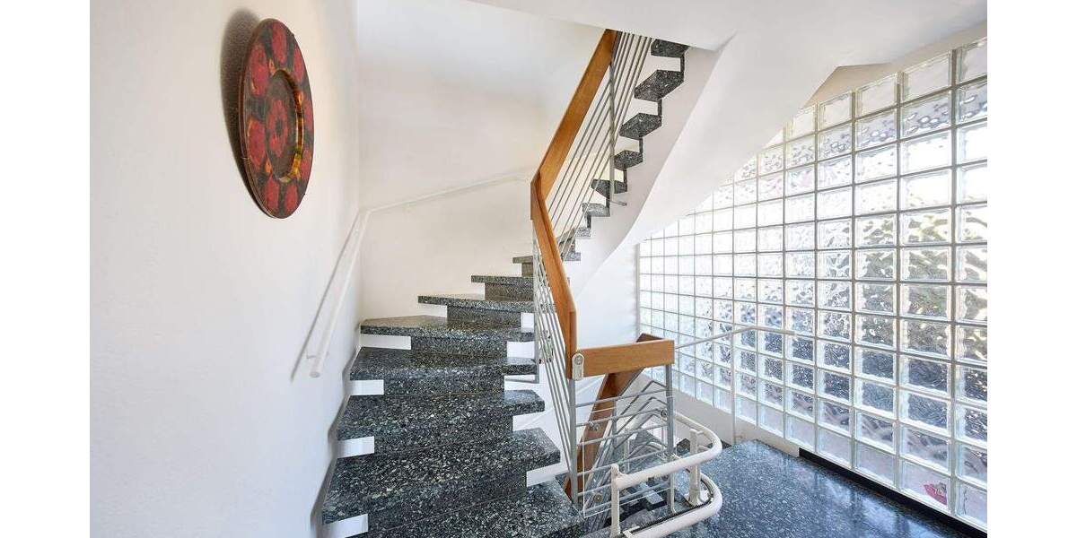 Mehrfamilienhaus, Wohnhaus Stuttgart Vaihingen - 9 Zimmer, 305 m&sup2;, 1.350.000&euro; | Angebot:25749380