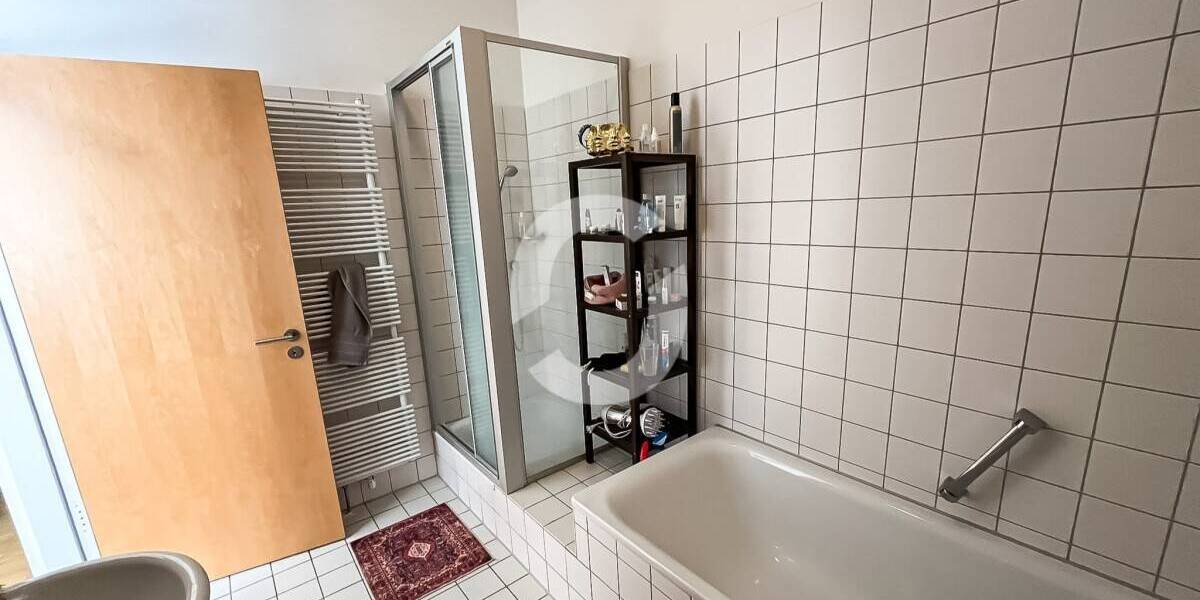 Etagenwohnung Stuttgart Mitte - 2 Zimmer, 91 m&sup2;, 1.400&euro; | Angebot:25700249