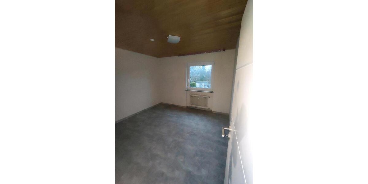 Etagenwohnung Weil der Stadt - 3 Zimmer, 79 m&sup2;, 1.280&euro; | Angebot:26477332