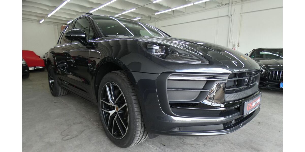 Porsche Macan 17.600 km 62.999 &euro; Metzingen 72555