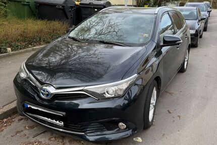 Toyota Auris 324.000 km 5.600 &euro; Stuttgart 70569