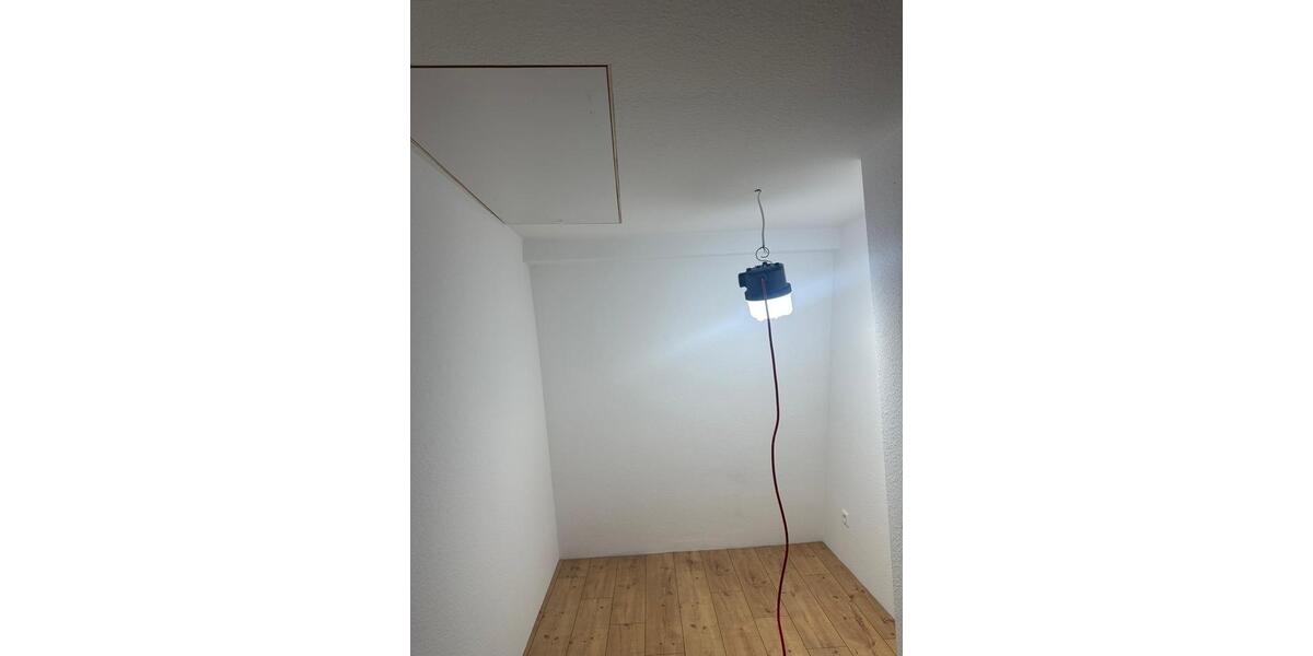 Dachgeschoßwohnung Jettingen - 3 Zimmer, 82 m&sup2;, 1.050&euro; | Angebot:25576415