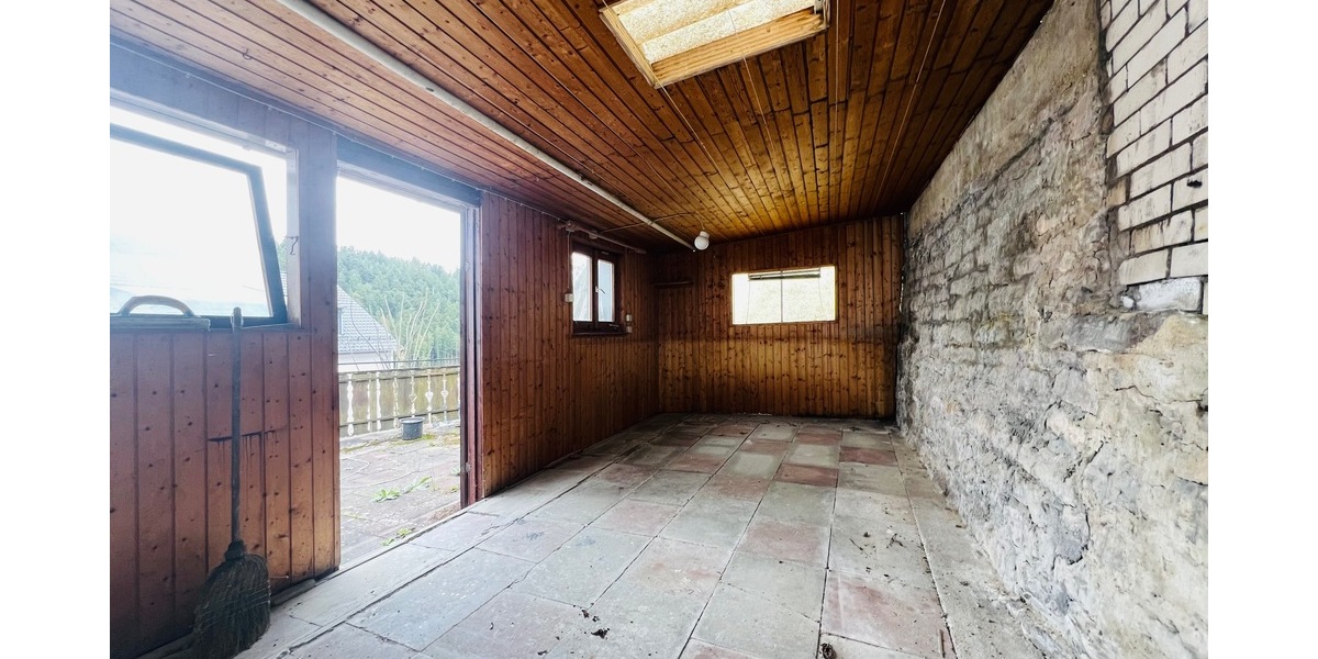 Teilsaniertes Einfamilien-Mehrgenerationenhaus mit Terrasse, Garage und zusätzlichem Waldgrundstück - Einfamilienhaus Horb am Neckar | Angebot:26019766