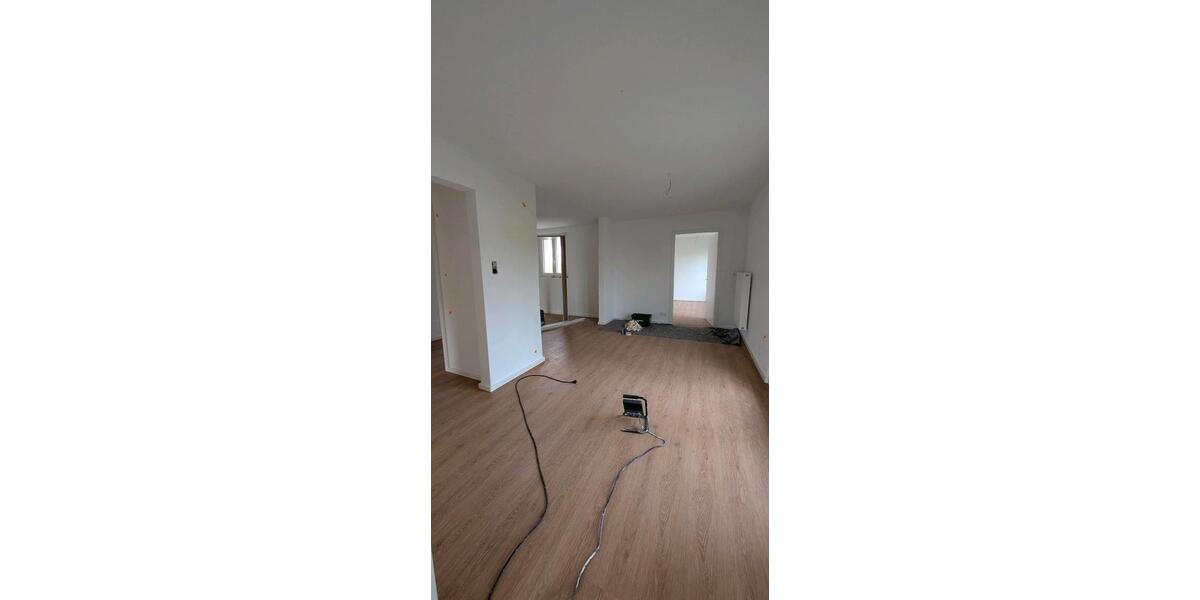 Etagenwohnung Reutlingen - 3.5 Zimmer, 90 m&sup2;, 1.290&euro; | Angebot:26693312